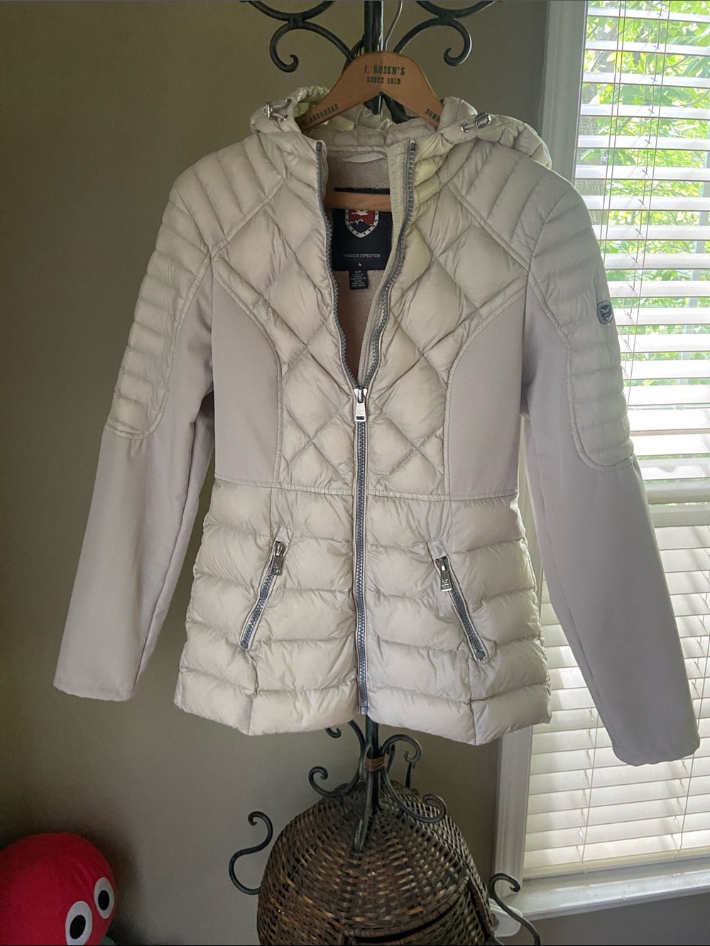 1 Madison Expedition Stone light weight puffer jacket SZ S beige color